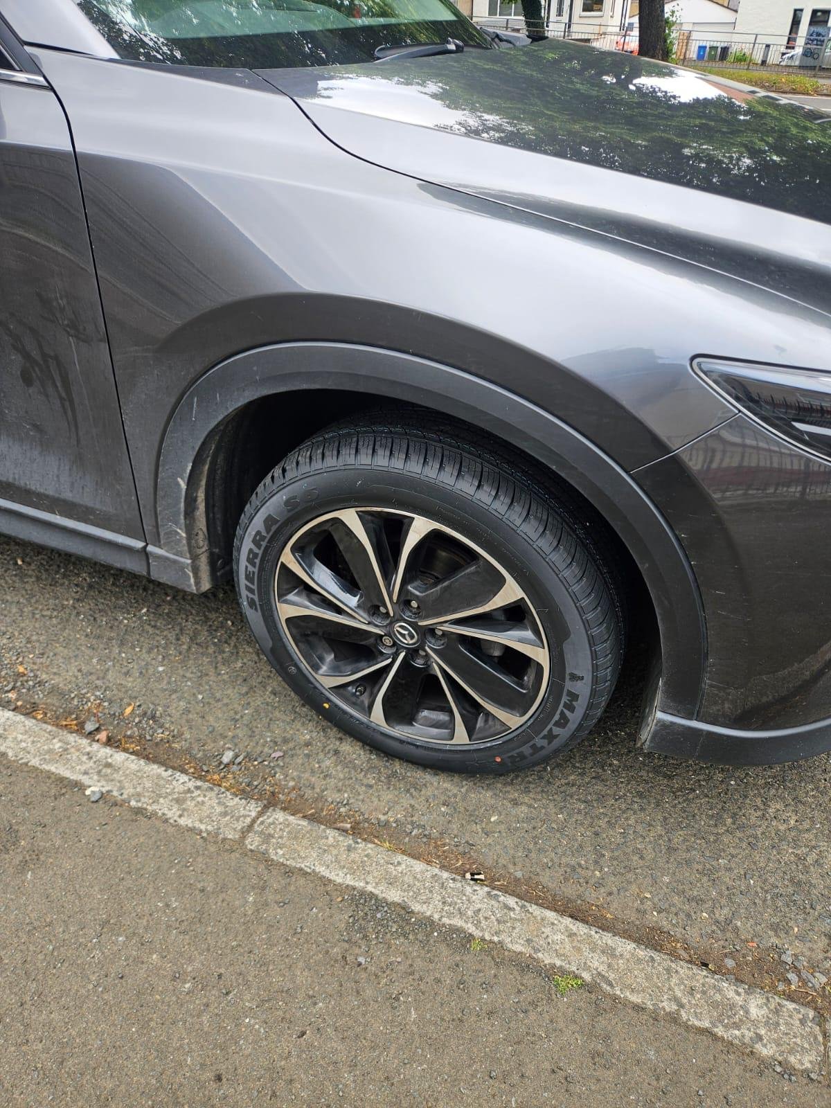 Flat tyre in Castlemilk Glasgow before mobile tyre fitting callout in G45]